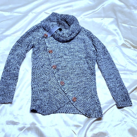 Elegant Gray Cowl Neck Women's Sweater - Picture 9 of 12